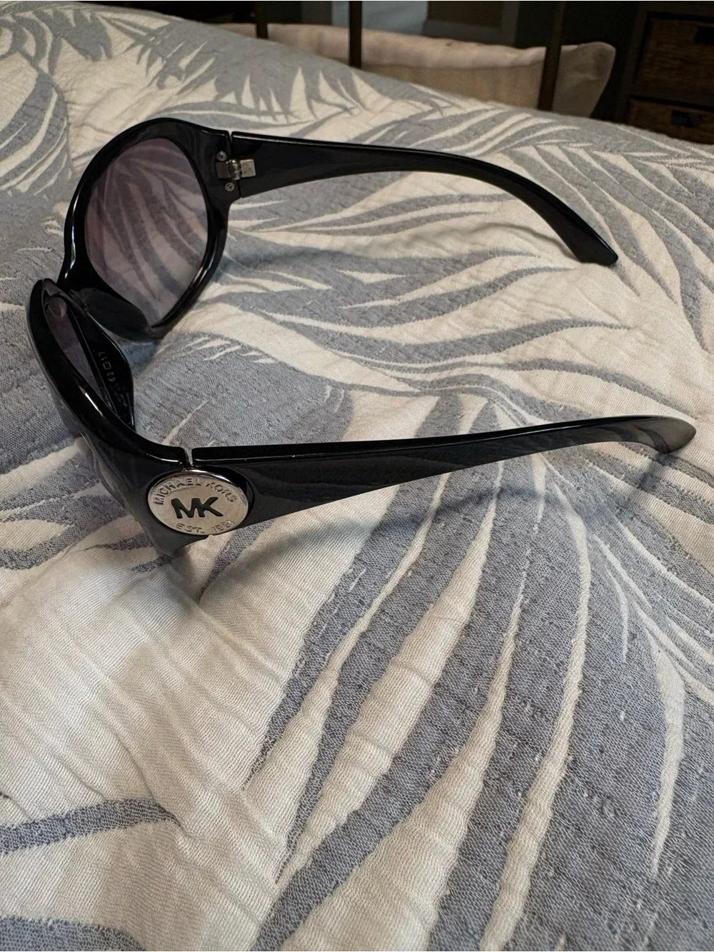 Authentic Michael Kors Black Oversized Butterfly Sunglasses with original case